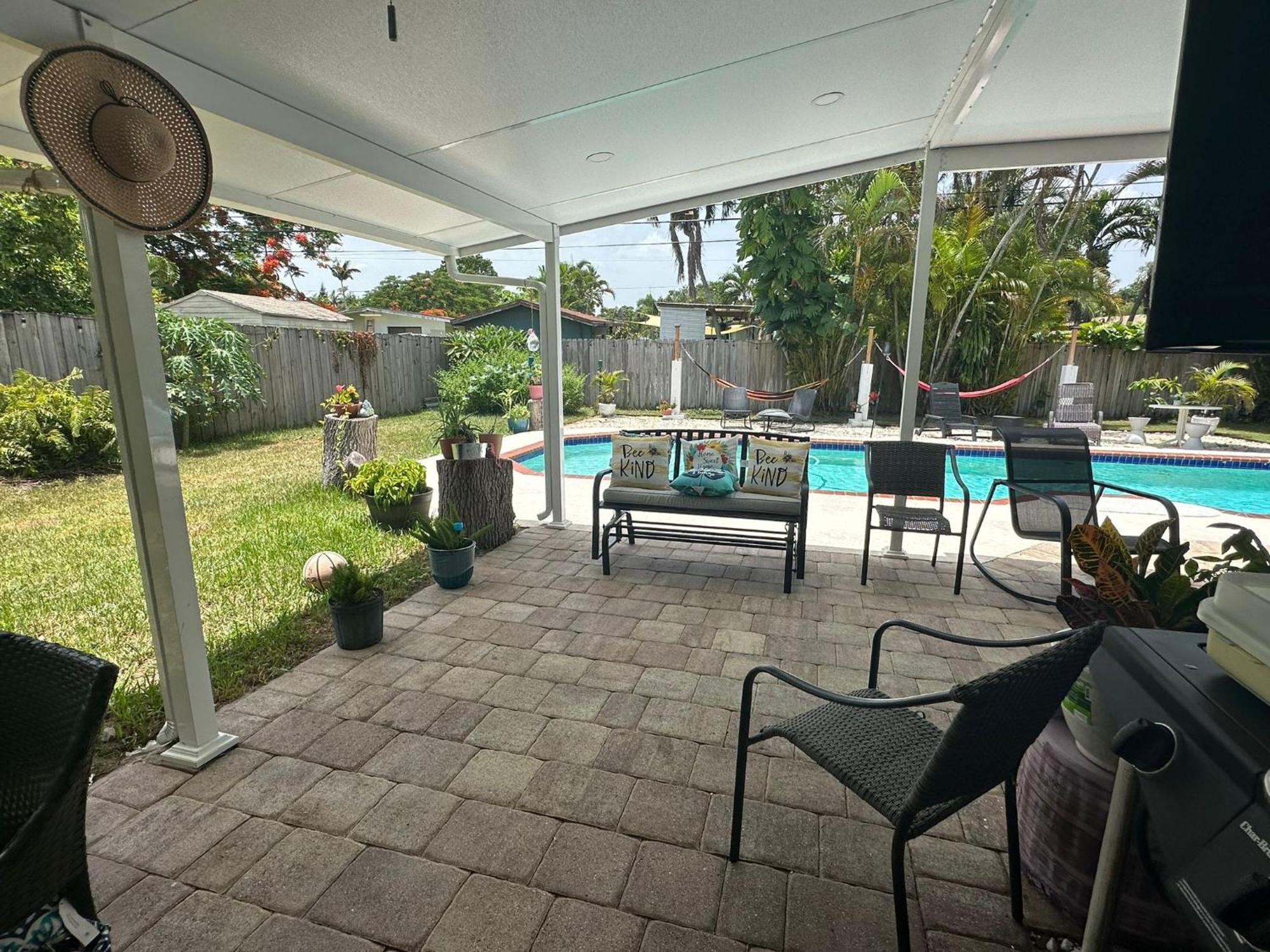 Pool House Resort Heated Swimming Pool Family Getaway Cutler Bay Exterior photo