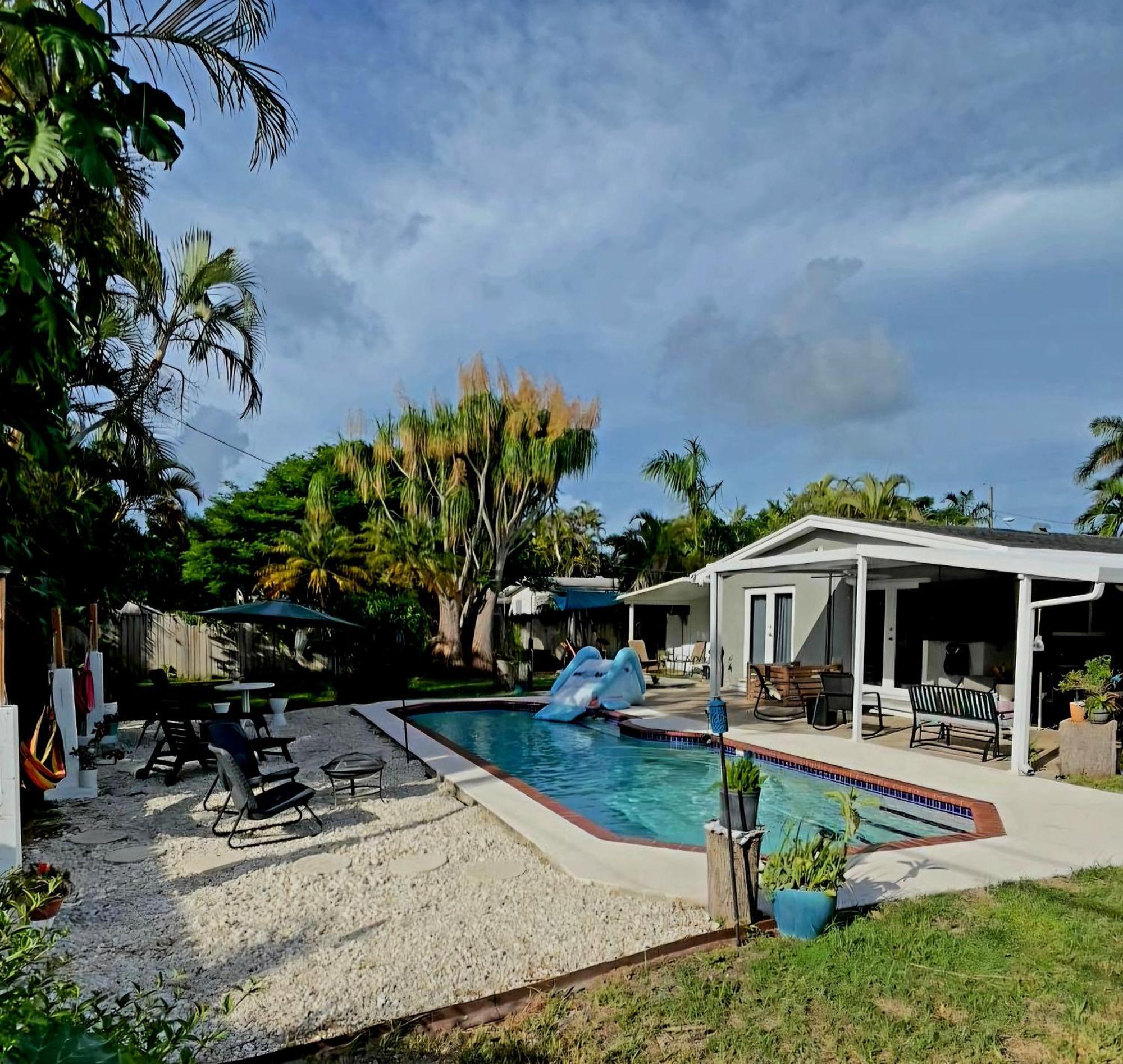 Pool House Resort Heated Swimming Pool Family Getaway Cutler Bay Exterior photo
